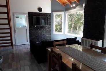 ツーリストアパートメント La Lomada