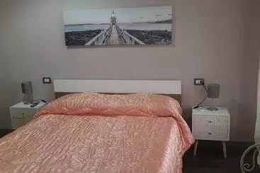 Bed and Breakfast T Room