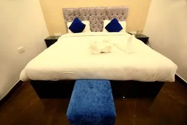 Hotel Gharonda