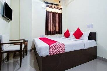 בית מלון כפרי Oyo 28221 Near P&m Mall