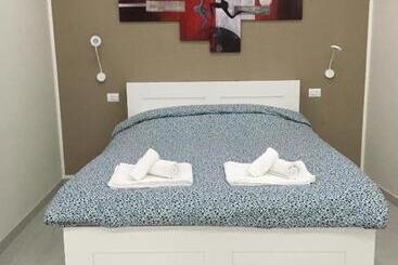 تختخواب و صبحانه Sagittabondo