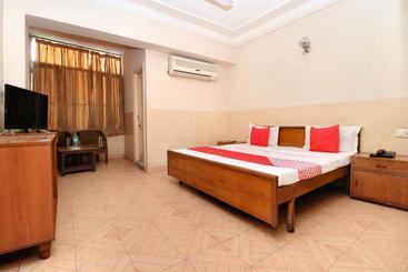 Oyo 24420 Hotel Ilford Lodge