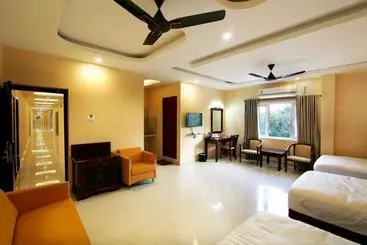 Hotel Rb Grand Residency