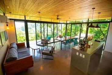 آپارتمان‌های توریست‌ها The Green House, Santa Teresa   Adults Only
