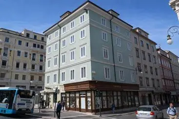 Aparthotel Hotiday Trieste Corso Italia