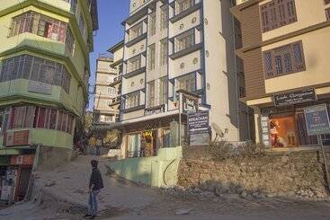 Capital O 24942 Hotel Lhasa