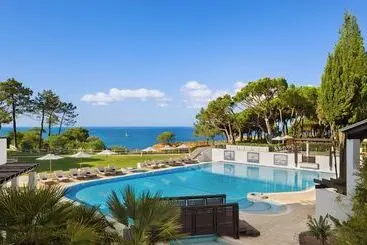 Pine Cliffs Resort