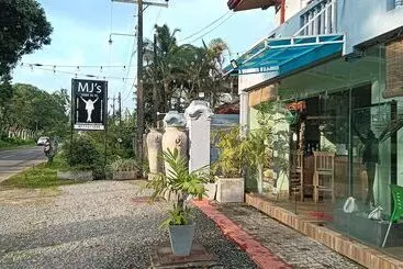 Pension This Is It Airport Hotel And Restaurant