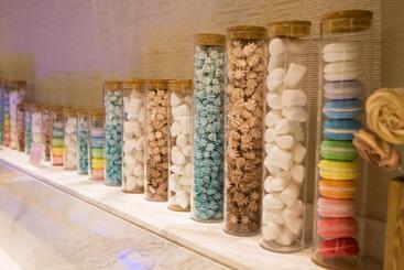 Zenith Hotel Near Train Station & The Mixc