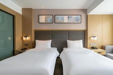 Zenith Hotel Near Train Station & The Mixc