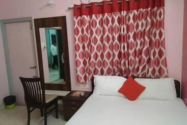 Hotelli The Coco Inn Near South City Mall By Urban