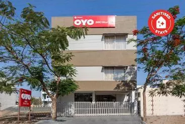 Hotel Oyo 18692 Jmc Star Inn