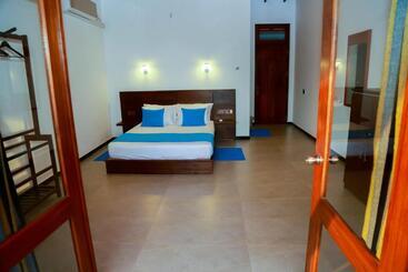 Seafood Restaurant And Motel