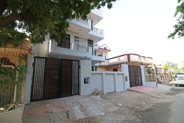 هتل Oyo 22506 Heaven Residency