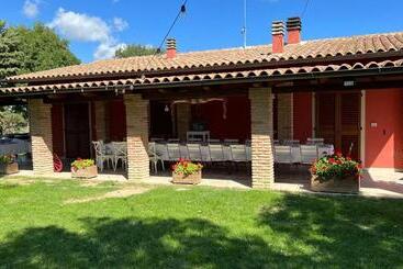 בית מלון כפרי Agriturismo Le Capannacce Urbania