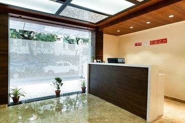 Hotel Super Capital O Siddartha Grand