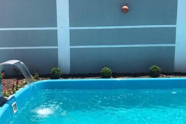 پانسیون Pousada Petunia's