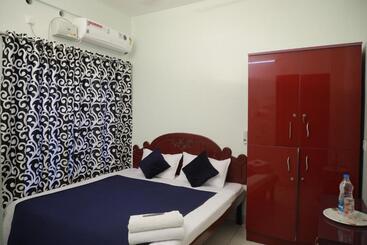 Bed and Breakfast Pavithram Residency