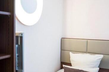 Pensão Base Ii Das Bed & Breakfast Bei Basel