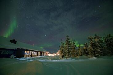 استراحتگاه Northern Lights Village Levi