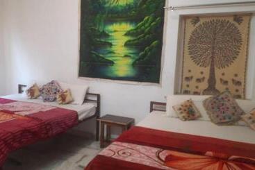 Отель Zoola Palace