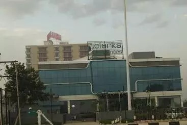 Hotel Clarks Residences Vrindavan