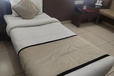 فندق Merlin International