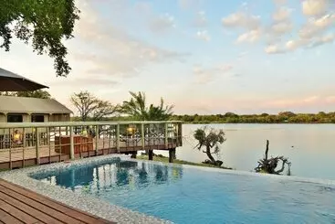 هتل Jackalberry Chobe
