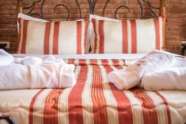 בית מלון כפרי Restaurant Emblema