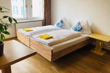 پانسیون Downtown Apartment 9