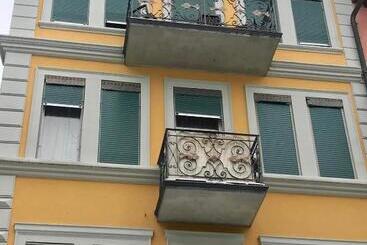 Pansiyon Downtown Apartment 9