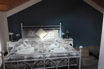 تختخواب و صبحانه Eden