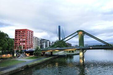 Aparthotel The Flag Oskar M