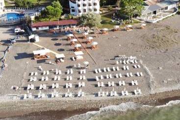 住宿加早餐  Parla Beach Otel