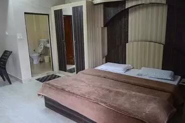 ホテル Dharamkot Inn