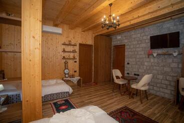 Hotel Grandpa S House