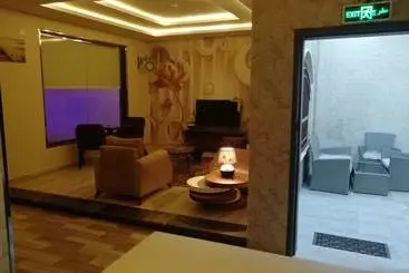 هتل آپارتمان Al Worod Al Thahabia Chalets