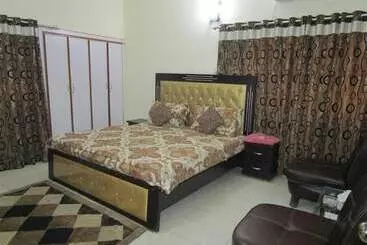تختخواب و صبحانه Royal Fantasy