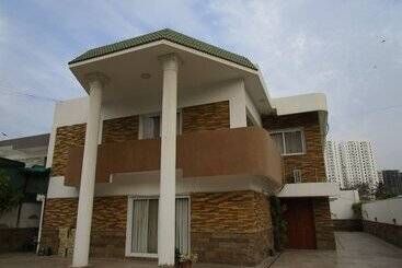 تختخواب و صبحانه Royal Fantasy