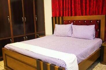 تختخواب و صبحانه Royal Fantasy