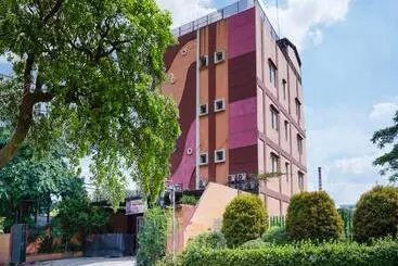 ホテル Reddoorz Plus @ Cikarang