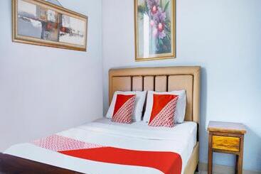 Hotel Reddoorz Plus @ Cikarang