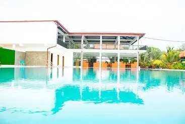 هتل Bigj Villas Nilaveli