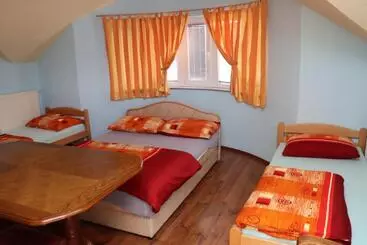 تختخواب و صبحانه Rooms & Apartment Jozić