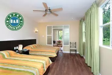 Airport Costa Rica B&b