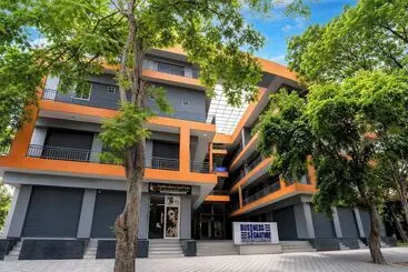 Fabhotel Platinum Pavillion Inn