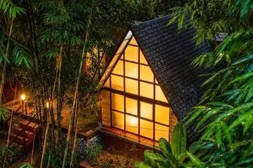 リゾートホテル Cave Ritz Coorg By Voyehomes