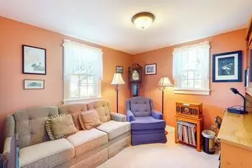コテージ Comfortable Home Near The Beach Dog Friendly Full Kitchen & Washer/dryer