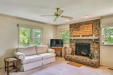 کلبه Serene Southern Pines Stay Near Firsthealth