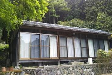 旅館 Minsyuku Kochihira